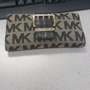 Michael kors wallet